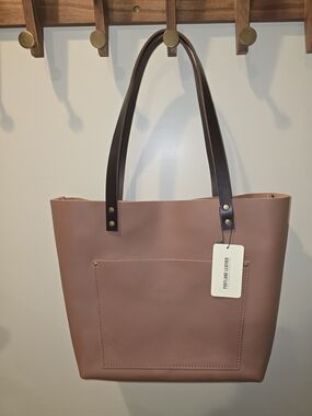 Portland Leather Large Classic Tote In The Color Sunkissed